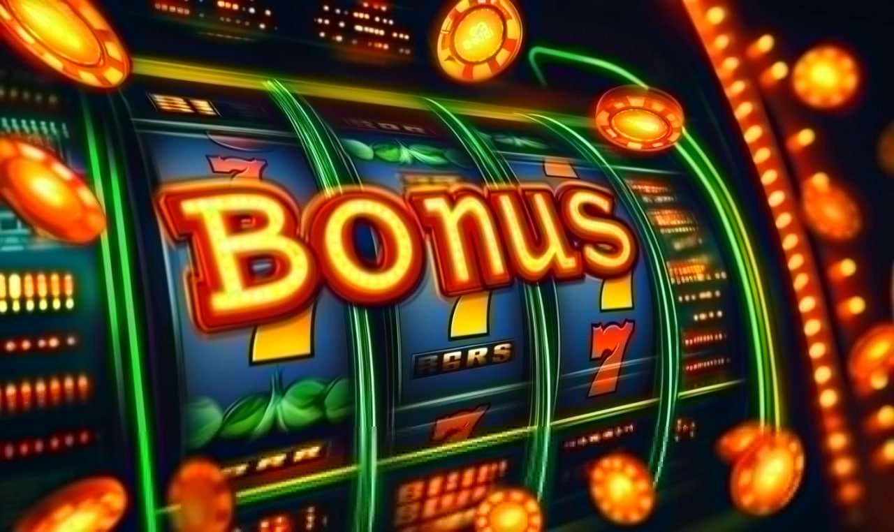 Ilustrasi pengguna mengirim kode referral kepada teman melalui ponsel